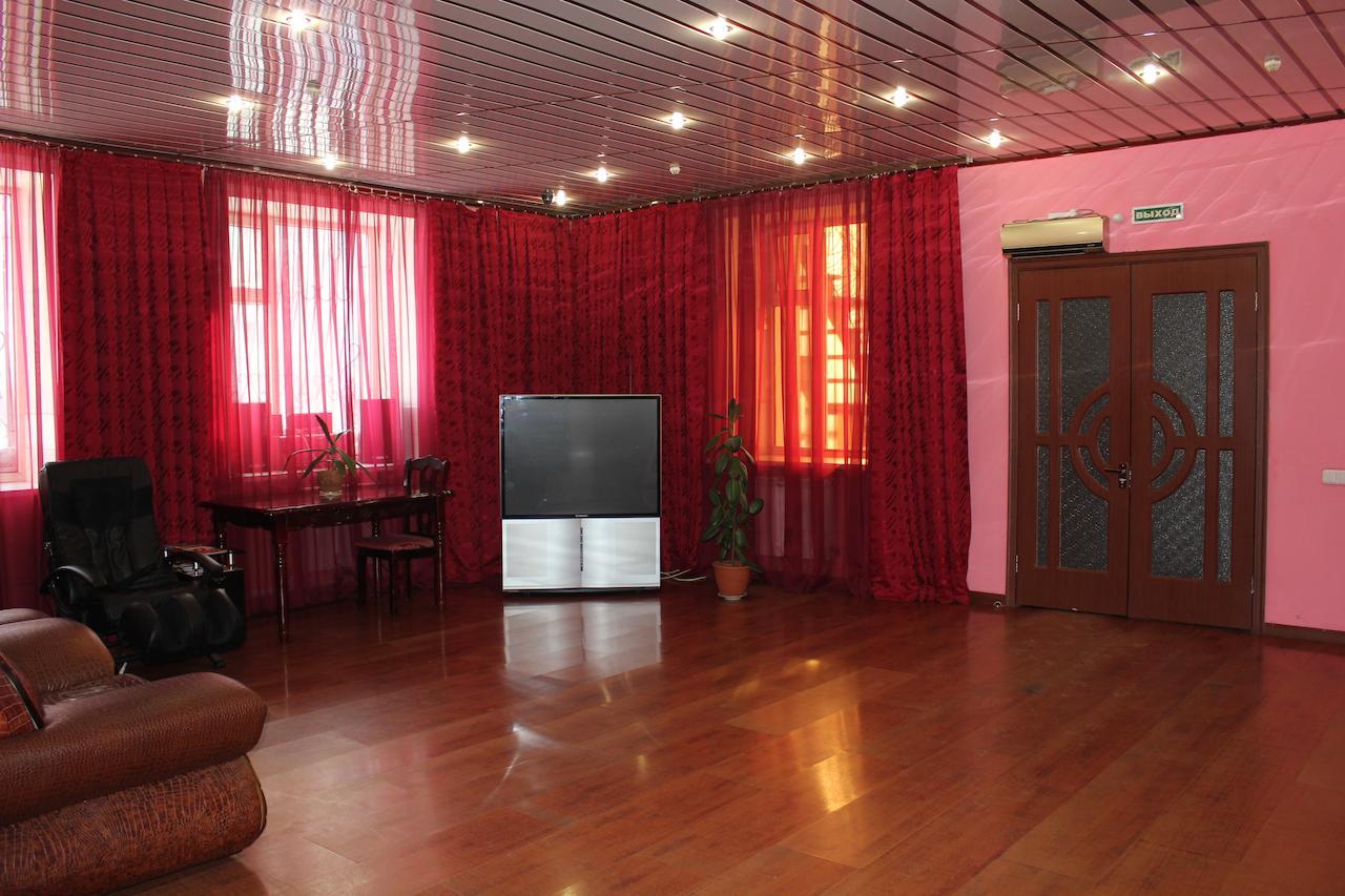 Pekin Hotel Temirtau Luaran gambar